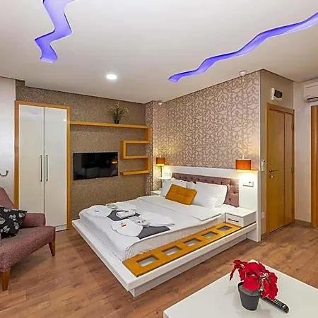 Butterfly House 3*
